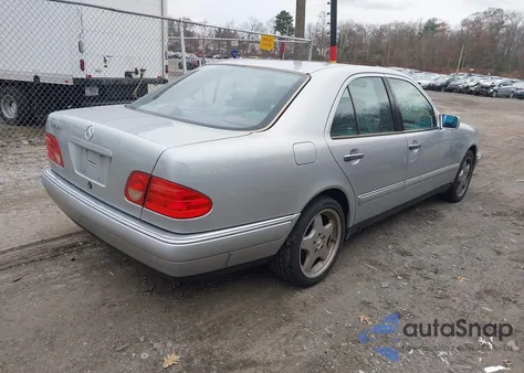1998 Mercedes-Benz E 430 z USA, uszkodzony, nr VIN WDBJF70F4WA696539